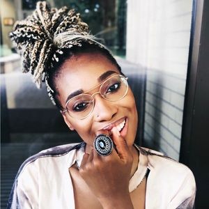 Meet your Posher, Tiara